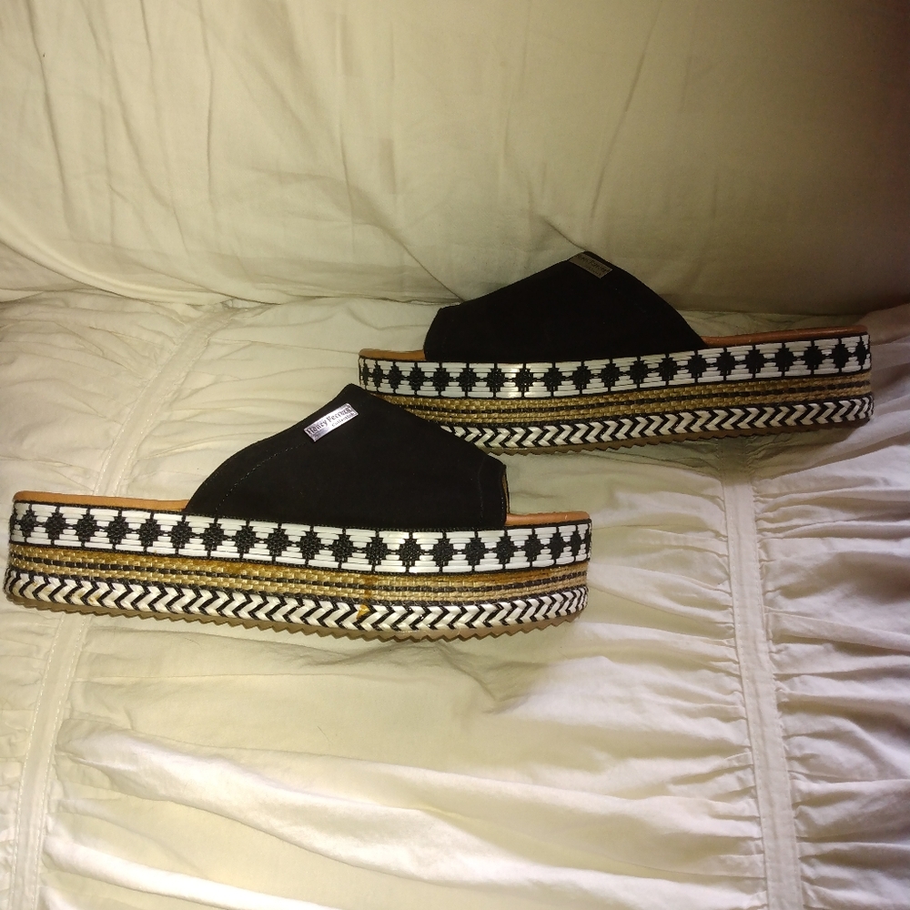 Henry Ferrara platform sandals